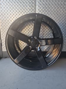 HOLDEN HSV WHEELS 20 INCH STAGGERED FITMENT