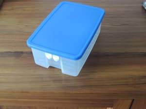 Tupperware 1.75L Fridgesmart air-vents/BLUE/clear base rectangular