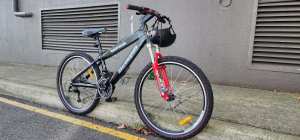 26inch hard tail bike like new works perfectly all good quality parts