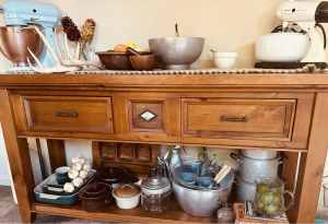 Country style sideboard / buffet
