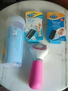 Scholl Velvet Smooth Electronic Foot File With Extra Roller Head