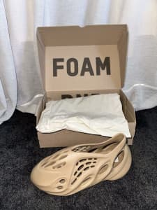 Yeezy Foam Rnr | Clay Taupe | Size 11 US