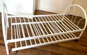 metal trundle single bed with mattresses