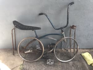 Dragster low rider stingray vintage bicycle