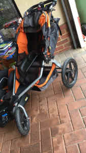 BOB stroller & capsule + car attachments