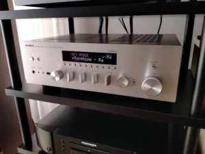 YAMAHA R-N602, stereo network receiver, mint.