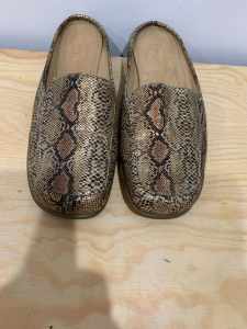 Womens Aerosoles Shoes, S9.5, Bronze, A1, pickup South Guildford