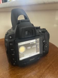 Nikon DSLR5000