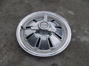 Chevrolet C2 hubcaps, chevy spinner centres