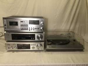 Full Mitsubishi Stereo System (Made in Japan) (Serviced)