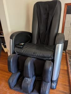 Fully functioning massage chair - cash only 