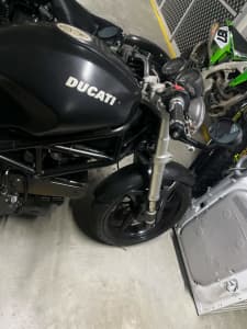 Ducati monster 620 dark