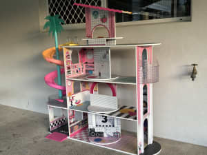LOL Doll House **Perfect Condition**