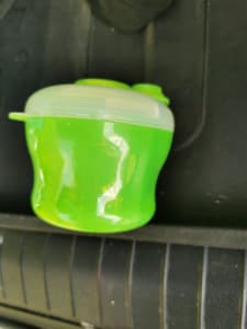 Munchkin toddler food storage organizer with lid.