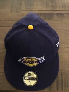 New Era LA Lakers 5950 Fitted Hat Size 7 1/8 new without tags