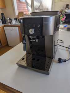 Delonghi Magnifica S Smart Coffee Machine
