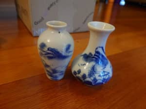 Chinese miniature decor vases