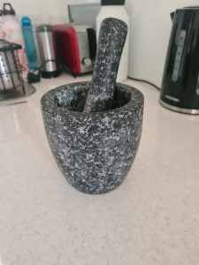 Mortar and pestle Granite in very good condition.