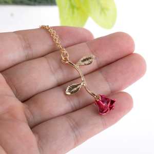 NEW Rose flower Necklace with chain, Gold rose, Pickup or *FREE POST**