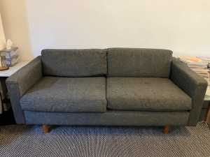 FREEE 2.5 seat couch PICKUP FRIDAY