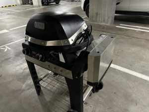Weber Pulse 2000 electric barbecue with trolley