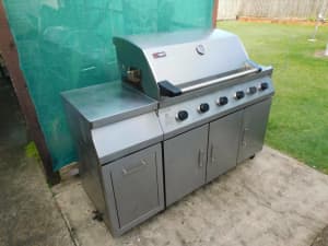 GRILL STATION 4 BURNER HOODED STAINLESS STEEL BBQ