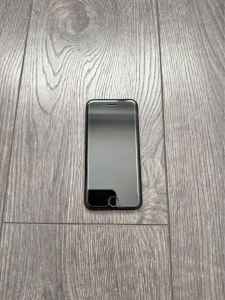 Like New Cond. Apple iPhone SE 2020 256GB Unlocked - Phonebot