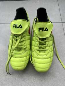 Men’s new fila football boots size 11