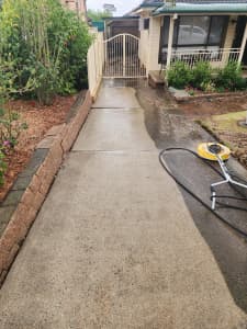 DRIVEWAY CLEANING / PRESSURE WASHING