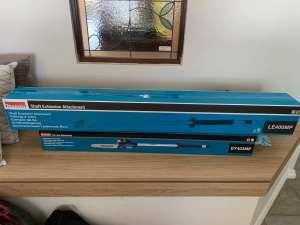 Makita 300mm Pole Saw EY403MP & Extension LE400MP New in Boxes