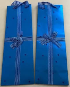 2 Christmas strong bottle gift bags with gift tags - glossy blue