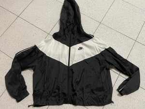 Nike hooded windbreaker jacket