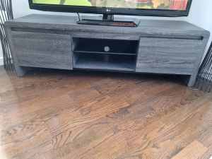Entertainment unit and TV