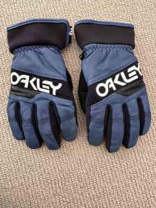Oakley men’s leather ski gloves size M