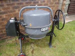 Bunnings Ozito Cement mixer very little use, near new