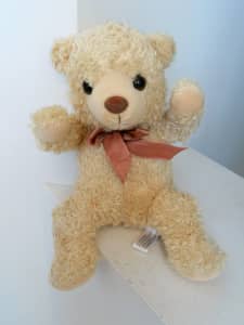 Soft plush teddy bear toy sitting light brown with bow baby boys girls