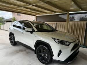 2019 TOYOTA RAV4 CRUISER (2WD) HYBRID CONTINUOUS VARIABLE 5D WAGON