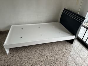 KING SINGLE BED EXCELLENT CONDITION