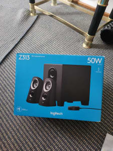 Logitech 50 w speakers and subwofer in great nick with box