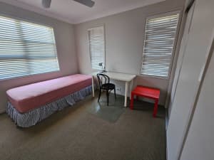 Rooms for rent! Quiet and convenient location - carina!