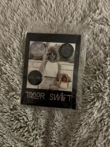 Taylor Swift 1989 World Tour pins (SEALED)