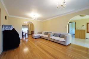 Private quiet room for rent in Marsfield walk to Maquarie Uni