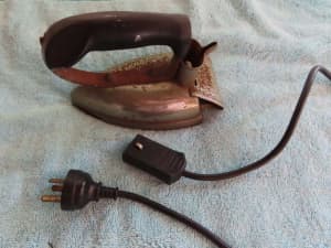 ANTIQUE ELECTRIC IRON WITH CORD