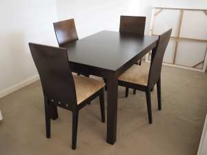120-150cm Expandable Dining Table & Chairs. Good Condition.Carlingford