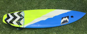 MADNESS 5 2 SURFBOARD AND BAG: EXCELLENT CONDITION