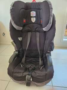 Britain safe n sound maxi rider child car seat