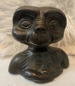 ET Extra Terrestrial 80’s Movie Character Statue Brand New