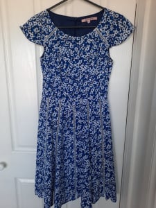 Blue Summery Floral Review Dress $60, Size 6
