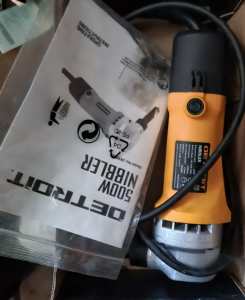 500w Detroit Nibbler Power tool - used once in box with manual 