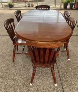 Extendable 6 Seat Dining Table